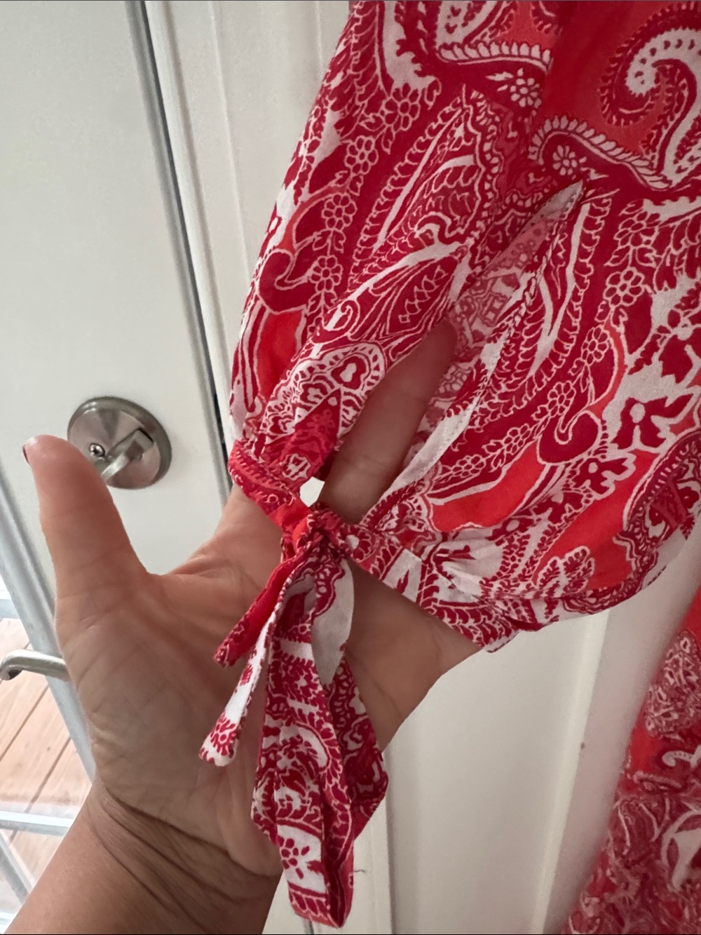 Tuckernuck Cara Cara Jazzy Red White Paisley Print Smocked Midi Dress M - Picture 10 of 13